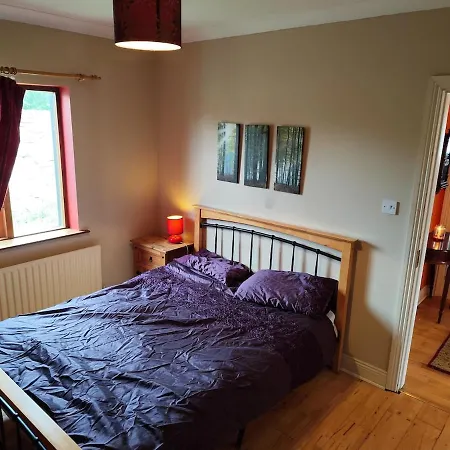 Cozy House, Castlebar Town, Near To Westport, Achill & Clifden Semesterbostad